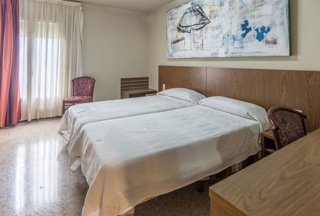 Hostal Sant Miquel Balaguer Buitenkant foto